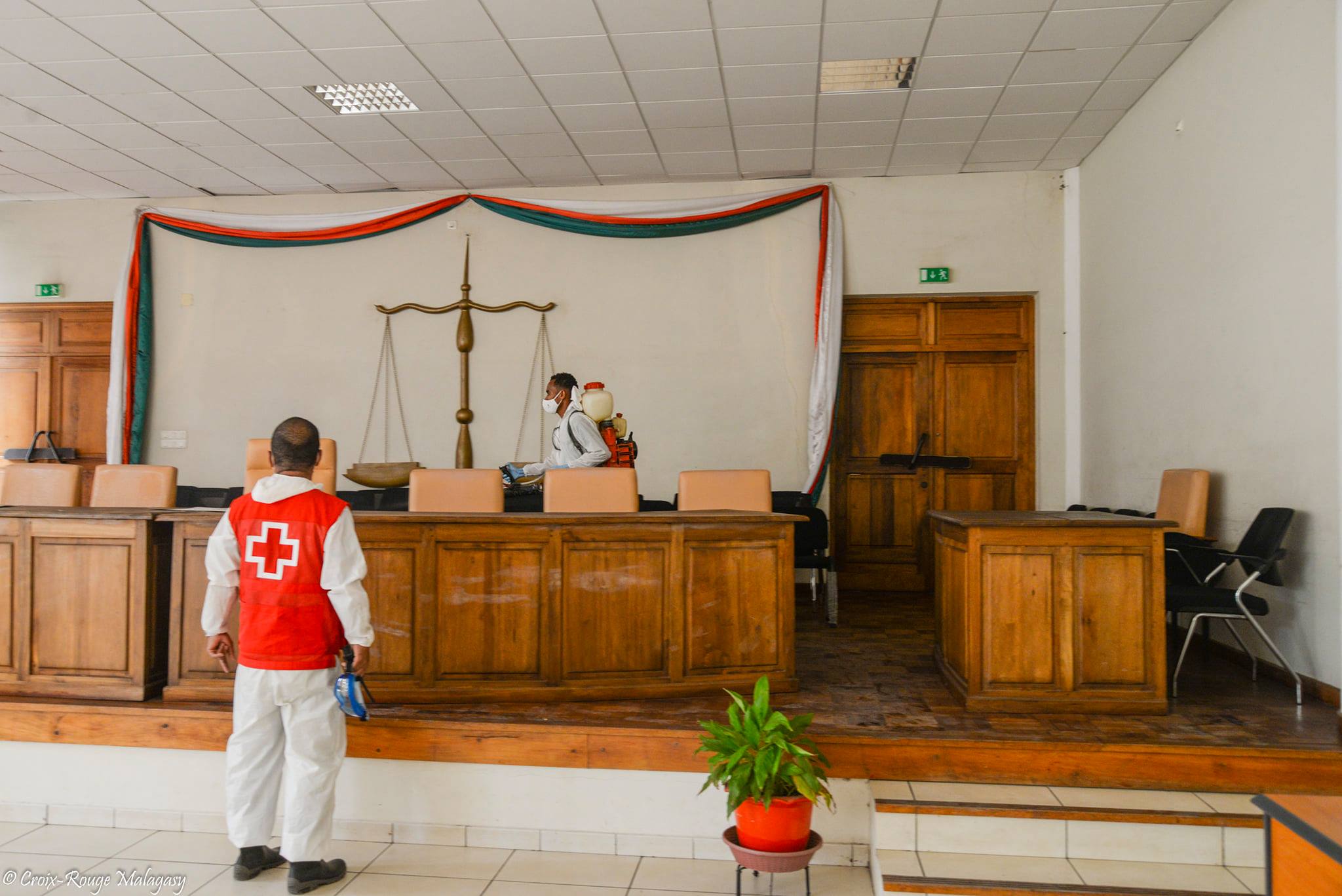 Désinfection du 𝐌𝐢𝐧𝐢𝐬𝐭𝐞̀𝐫𝐞𝐬 𝐝𝐞 𝐆𝐚𝐫𝐝𝐞𝐬 𝐝𝐞𝐬 𝐒𝐜𝐞𝐚𝐮𝐱 𝐞𝐭 𝐝𝐞 𝐥𝐚 𝐉𝐮𝐬𝐭𝐢𝐜𝐞